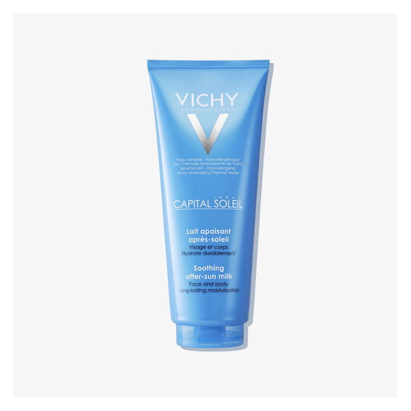 Helle Tube mit Vichy-Logo, die beruhigende After-Sun-Lotion für Gesicht und Körper enthält.