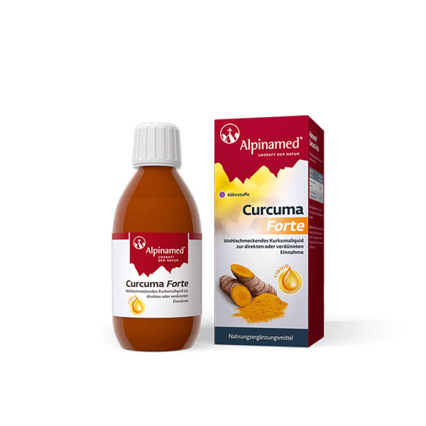 Flasche mit Curcuma Forte von Alpinamed, enthält flüssiges Nahrungsergänzungsmittel, daneben Herstellerverpackung mit Kurkuma-Wurzel.