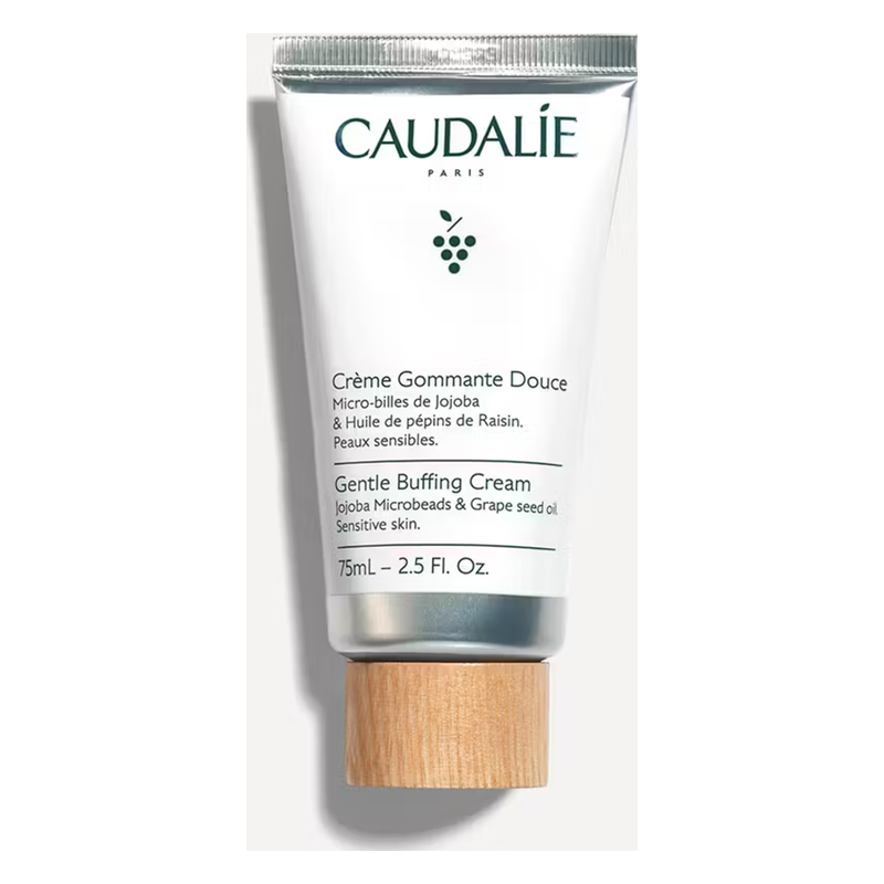 Peelingcreme in einer weißen Tube mit silberner Kappe und Holzverschluss, für empfindliche Haut.