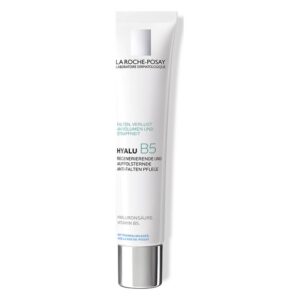 Eine Tube mit Anti-Falten-Creme von La Roche-Posay, betont Hautregeneration und Faltenminderung.
