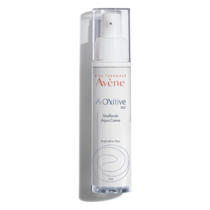 Flasche mit straffender Aqua-Creme von Avène, weiße Verpackung mit Pumpspender und leicht transparentem Verschluss.