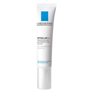 Weißer Tube mit Pumpspender und blauen Schriftzügen, enthält ein hautkorrektierendes Produkt von La Roche-Posay.