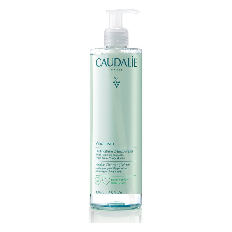 Flasche mit Micellenreiniger von Caudalie, in mintgrüner Farbe, mit entsprechendem Pumpspender.