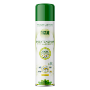 Insektenspray in einer grünen Sprayflasche mit pflanzlichen Inhaltsstoffen und Citronella.